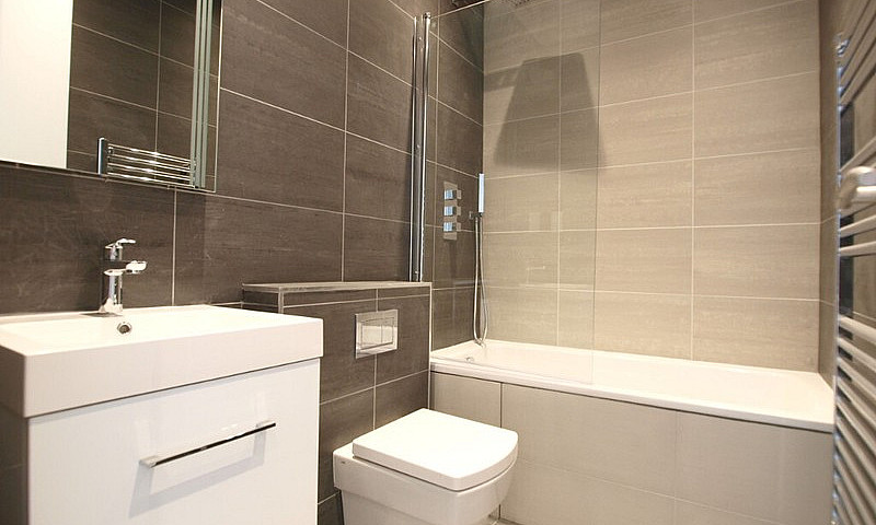 Modern 1 Bed Opposit...