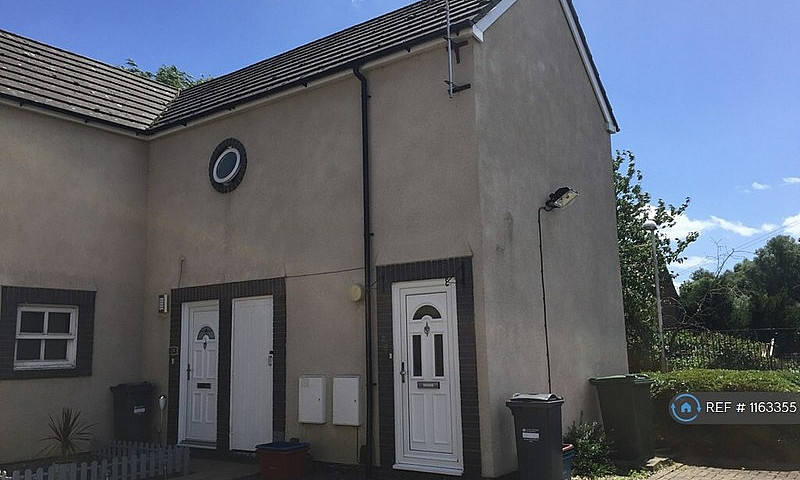 1 Bedroom Flat In Gr...