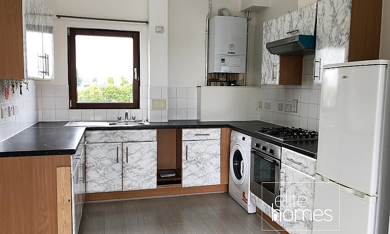 Large 1 Bedroom Top ...