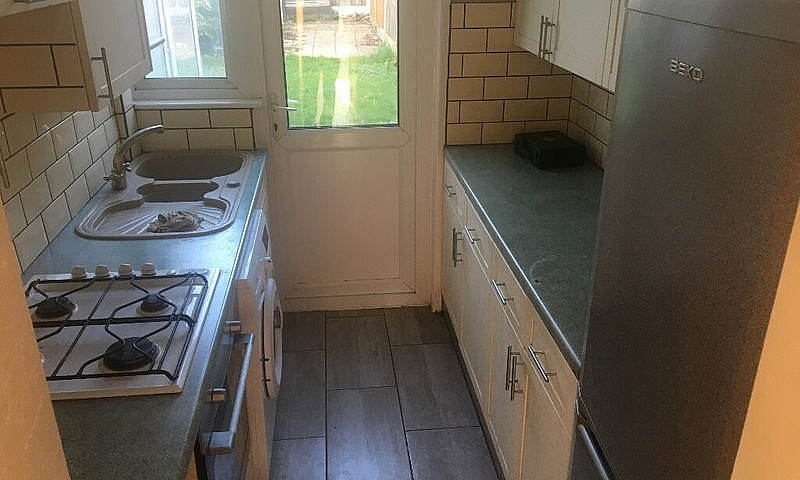 Three Bed House Clos...