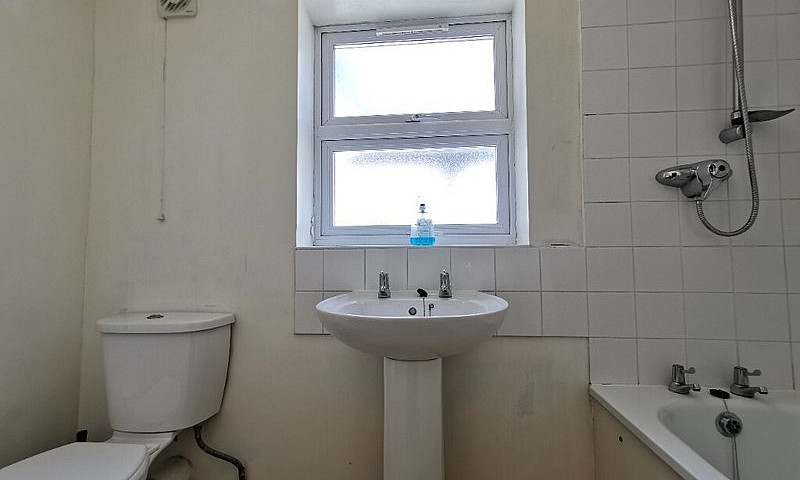 1 Bed Flat Charteris...