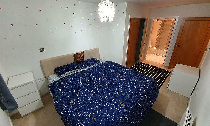 2 Bedroom Flat In Al...