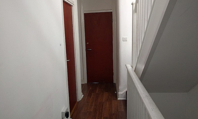 Single Room In Harro...