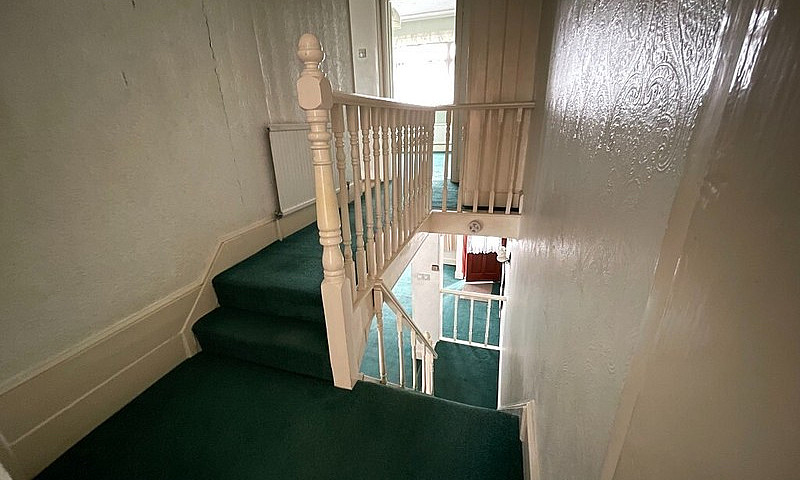 Three Bed House In R...