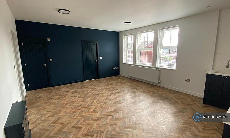 2 Bedroom Flat In Br...