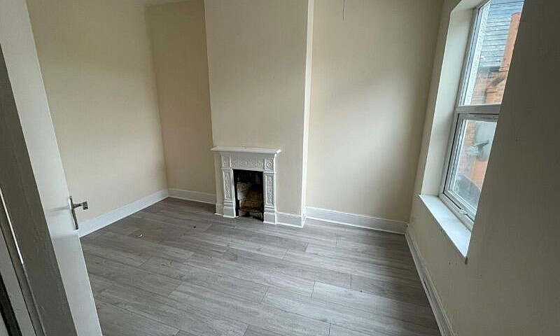 3/5 Bedroom Terraced...