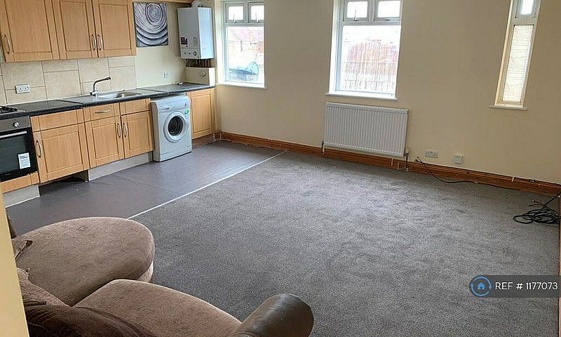 1 Bedroom Flat In Ne...