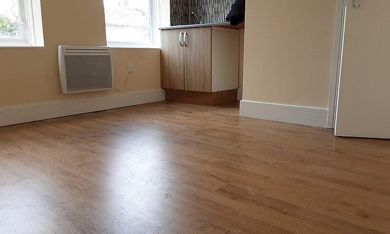Spacious Studio Avai...