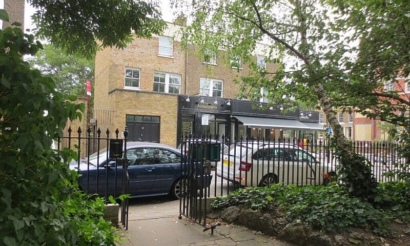 Clapton Square, Hack...