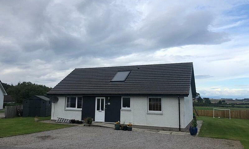 3 Bedroom Bungalow F...