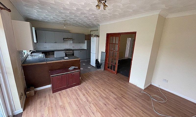 Four Bed House With ...