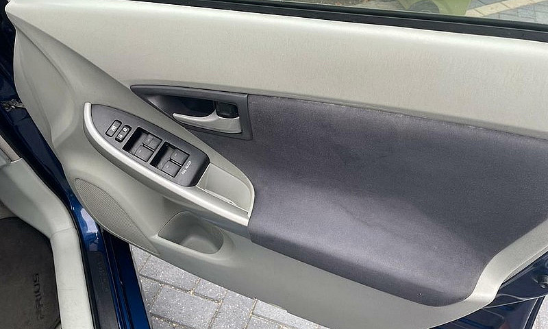Toyota Prius T Spirt...