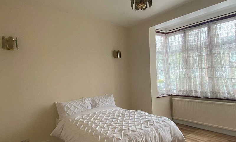 Spacious Double Bed ...