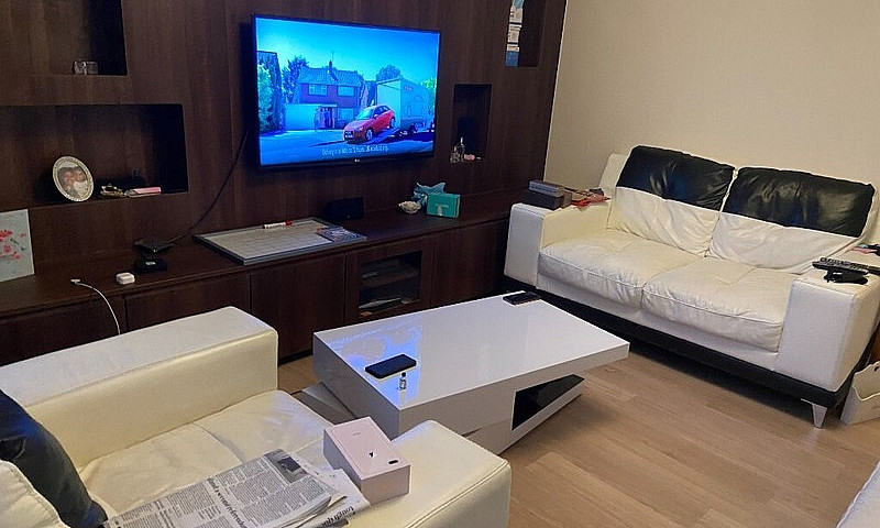 5/6 Bedroom House In...