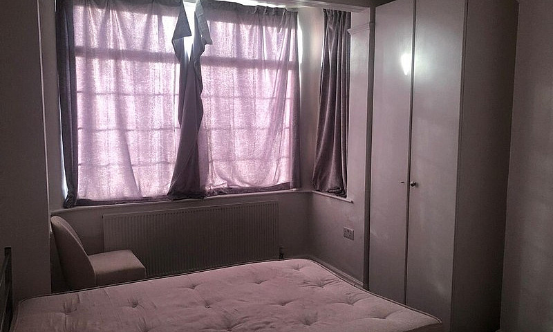 Studio Flat Ground F...