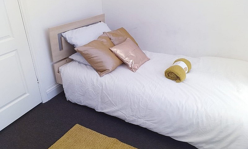 Double Ensuite Room ...