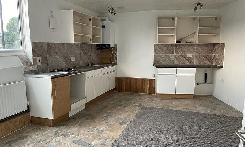 3 Bedroom Flat £1850...