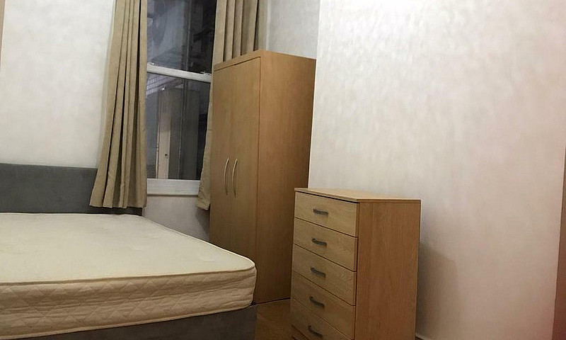 2 Bed Beautiful Flat...