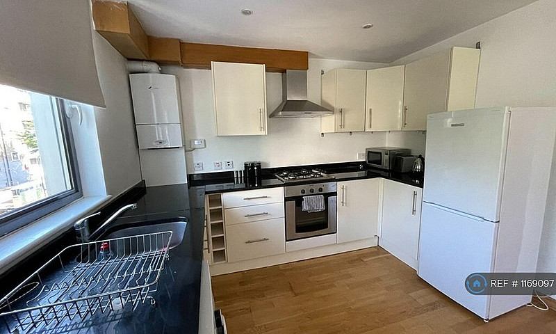 1 Bedroom Flat In Wh...