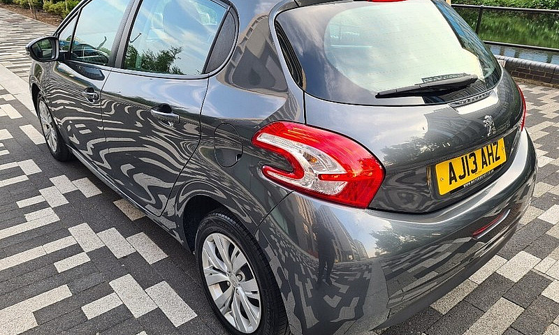 Peugeot 208 1.4 Hdi ...