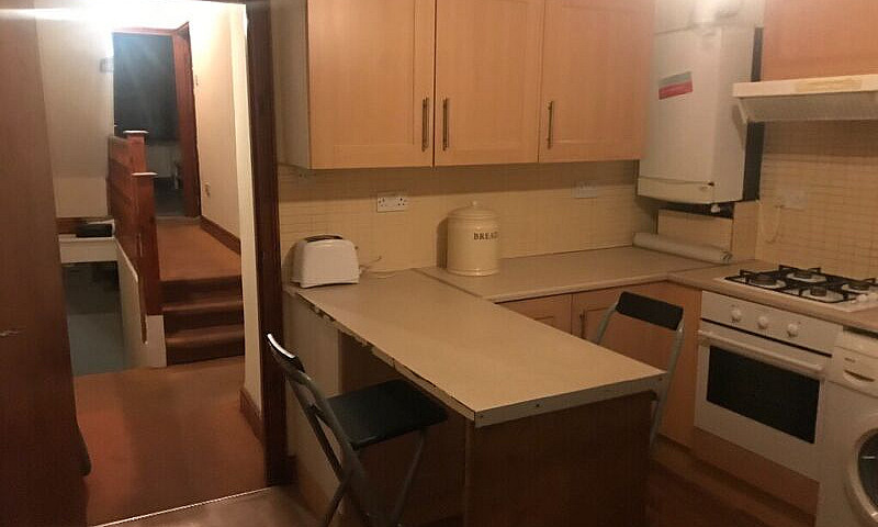 Four Bedrooms Flat T...