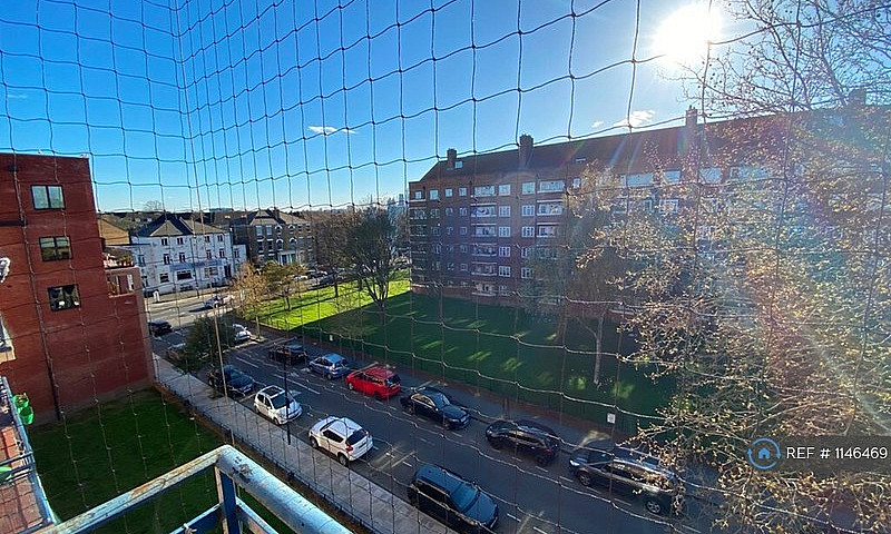 2 Bedroom Flat In Sh...