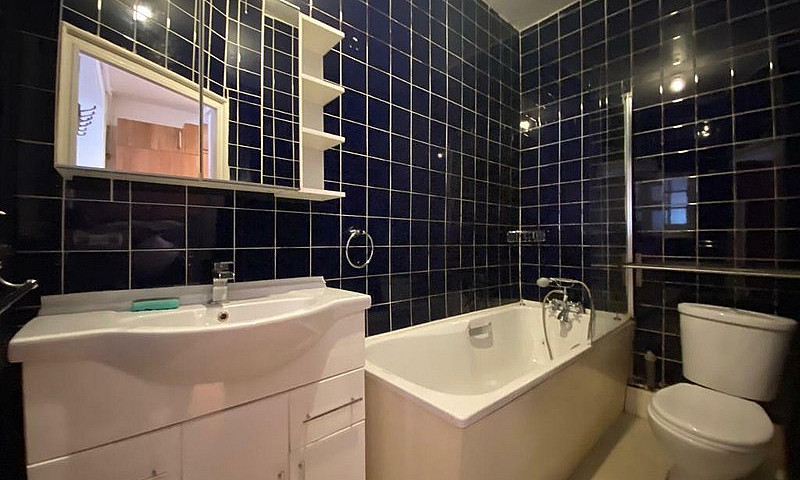 2 Bedroom House In 2...