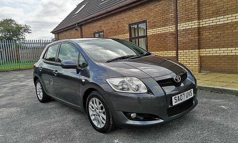 2007 Toyota Auris 1....