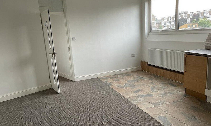 3 Bedroom Flat £1850...