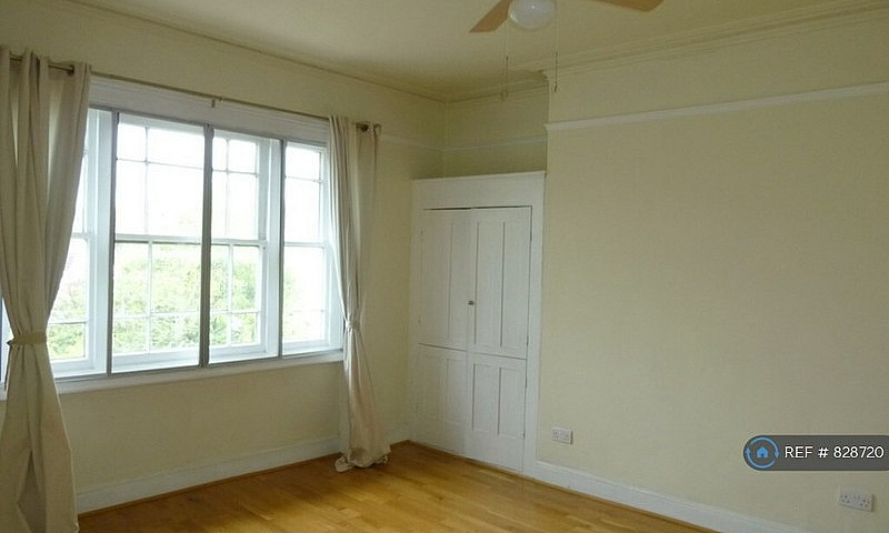 2 Bedroom Flat In Sh...