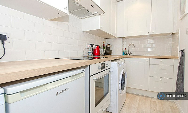 1 Bedroom Flat In Ea...
