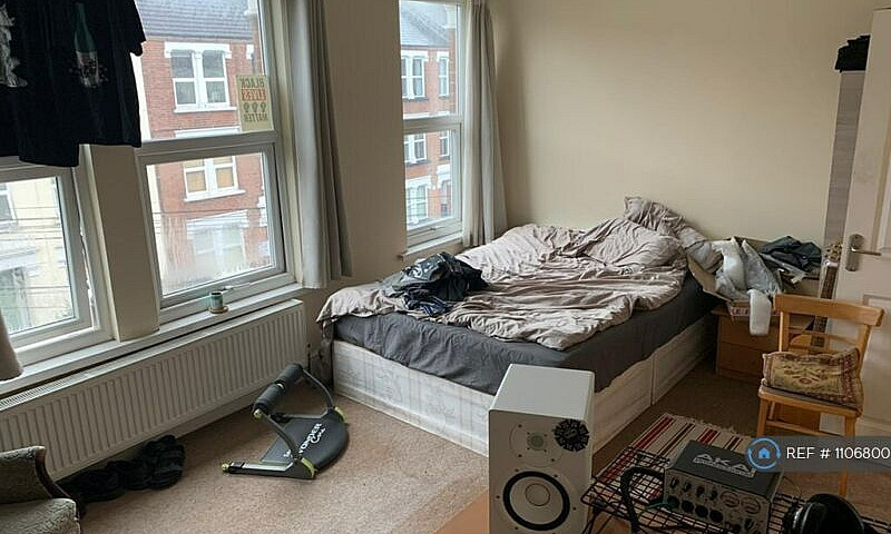 5 Bedroom Flat In So...