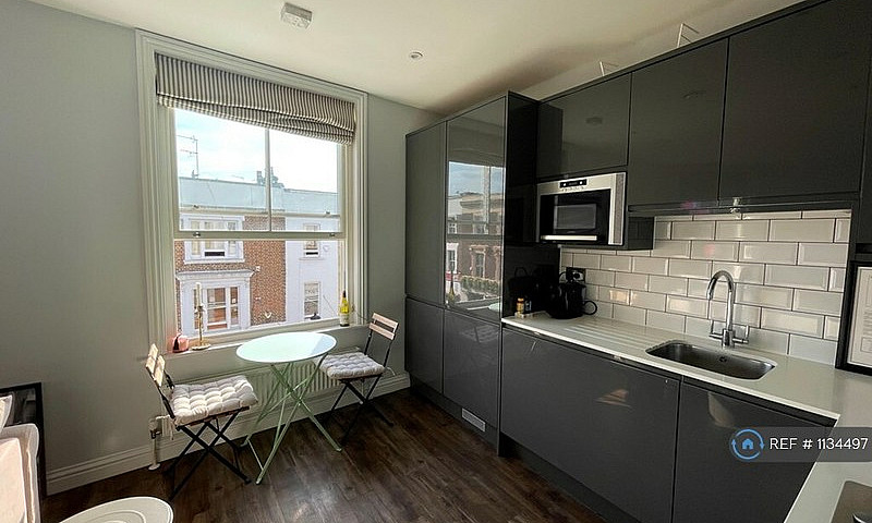 1 Bedroom Flat In Po...