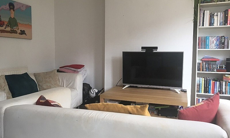 Lovely 2 Bed Flat- B...
