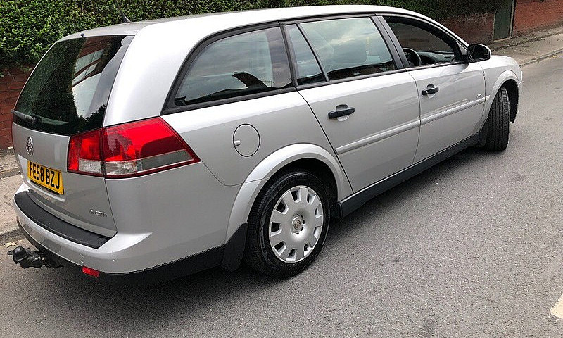 Vauxhall Vectra Esta...