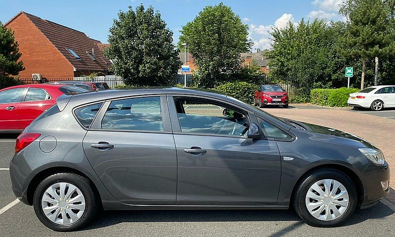 2011 Vauxhall Astra ...