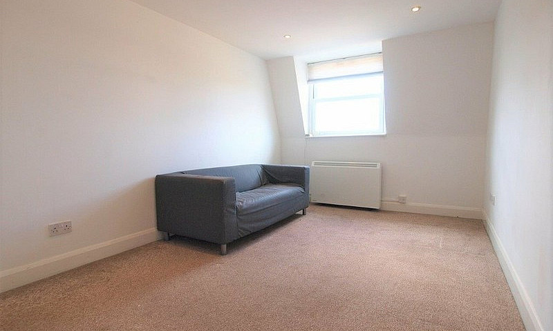 A Large 2 Bedroom To...