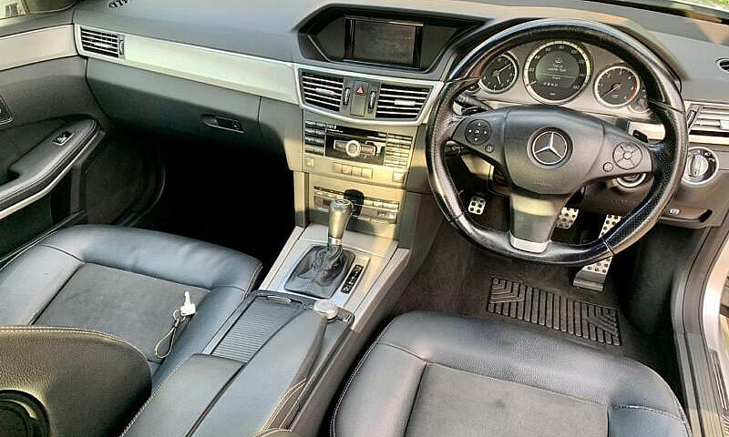 Mercedes-Benz E Clas...