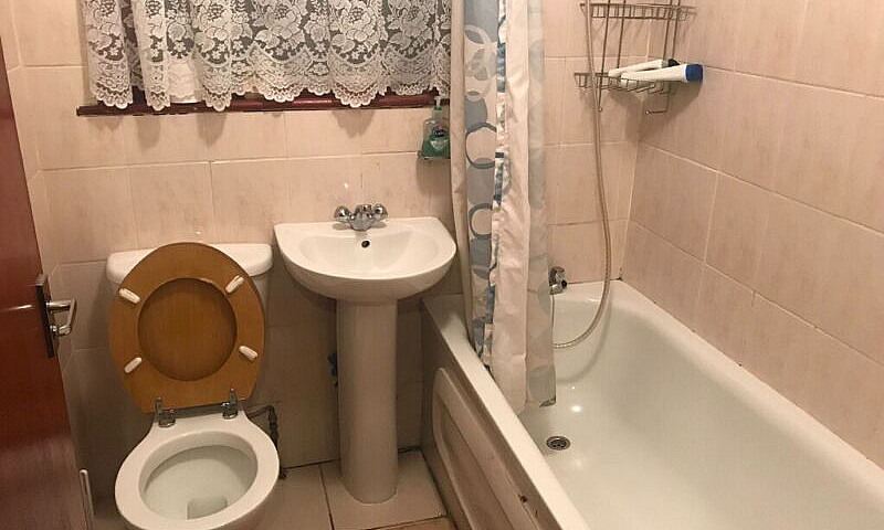 Four Bedrooms Flat T...