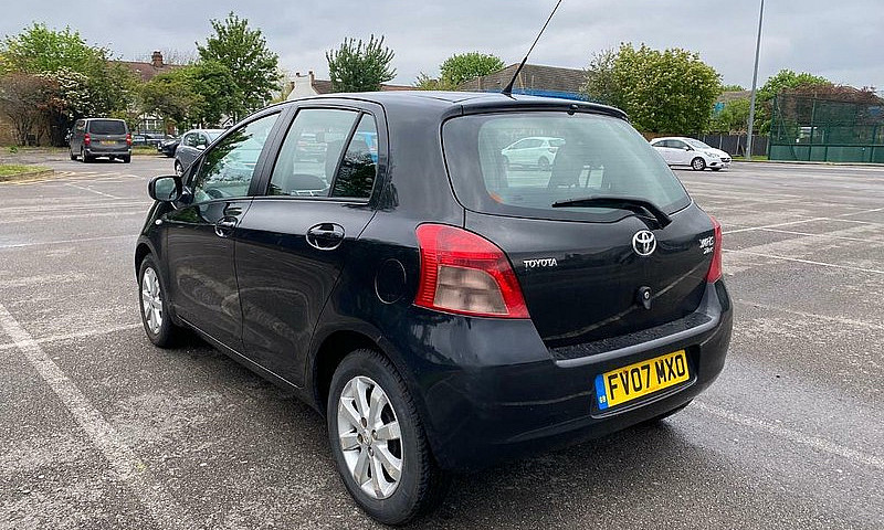 07 Plate Toyota Yari...