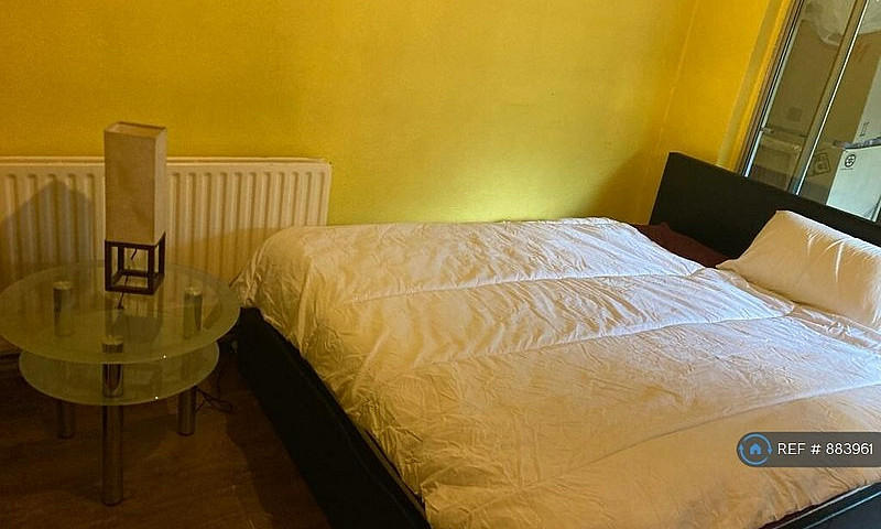 1 Bedroom In Garrick...