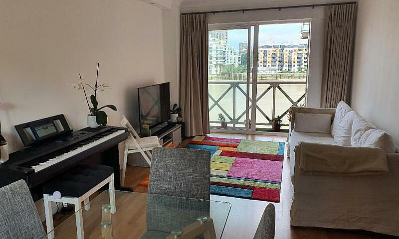2 Bedroom Flat In Wa...