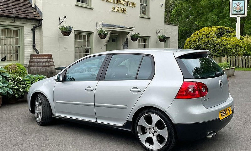 2005 Volkswagen Golf...