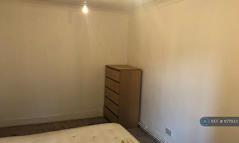 1 Bedroom In Park Ho...