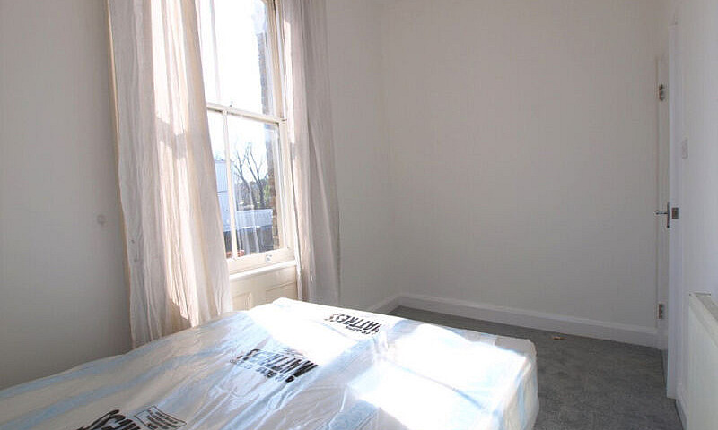 A Large 1 Bedroom Fi...