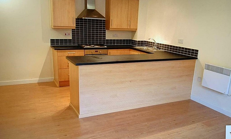 2 Bedroom Flat In Ka...