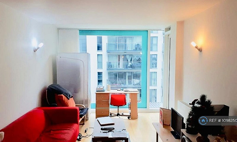 1 Bedroom Flat In Ca...