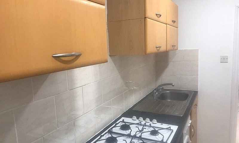 One Bedroom Flat To ...