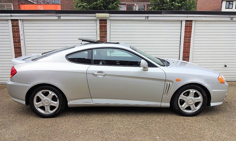 2004 Hyundai Coupe 2...