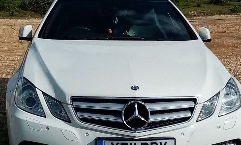Mercedes-Benz E220 C...